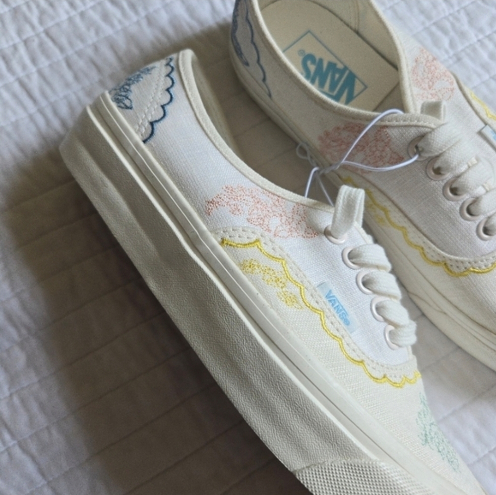Vans Era Embroidered Floral White Women 8.5 New No Box 022026 - Picture 4 of 8